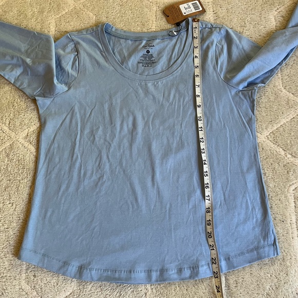 Old Ranch Magnolia Top - Picture 12 of 14